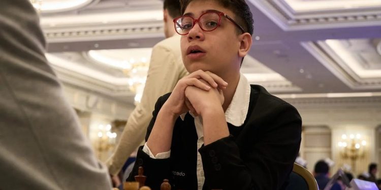 Faustino Oro salvó su invicto en el Open de Moscú y mantiene el sueño de convertirse en gran maestro