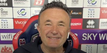 Fin de una era: el entrenador que se despidió a sí mismo tras 44 años en el cargo