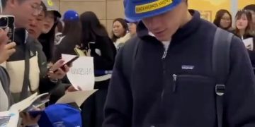 Furor por Franco Colapinto en China para la carrera de Fórmula 1: de la gorra de Boca a los regalos de los fanáticos
