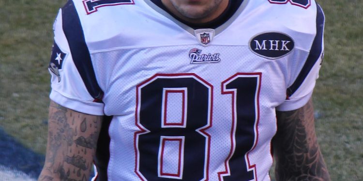 La abrupta caída de Aaron Hernández: de super estrella de la NFL a convertirse en un criminal preso de una enfermedad