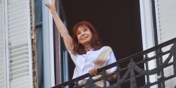 La indagatoria de Cristina Kirchner: militancia en San José 1111, traslado a Comodoro Py y la tesis K del “pan y circo”