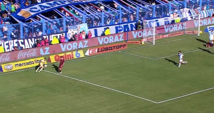 La lupa sobre la jugada del arquero Nahuel Losada en Vélez-Lanús que encendió el debate: por qué no fue expulsado