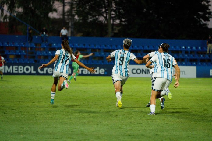 La selección argentina femenina se clasificó al Mundial de Polonia tras golear a Colombia en el Sudamericano Sub 20