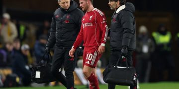 Nueva preocupación para la selección argentina: Alexis Mac Allister sufrió un duro golpe en el partido del Liverpool y fue reemplazado