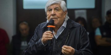 Pese a sus amenazas, Hugo Moyano firmó la paritaria de Camioneros dentro de la pauta salarial del Gobierno