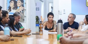 Sigue la pelea en el PJ bonaerense: el entorno de Mayra Medoza criticó a Bianco por elogiar la gestión en Berazategui