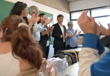 Tras un conflictivo inicio de clases, Kicillof mejoró la oferta salarial docente para cerrar la paritaria