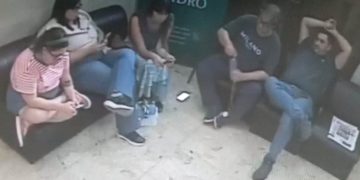 Un grupo de funcionarios peronistas ocupó por varias horas la antesala del despacho del intendente de San Isidro