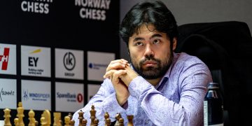 El ajedrecista estadounidense Hikaru Nakamura tardó 67 minutos en mover un peón y quedó cerca del récord