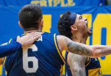 El espectacular triple sobre la chicharra de Michael Smith con el que Boca venció a San Martín y quedó a un paso de los cuartos