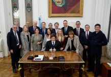 El oficialismo pasó una prueba en Diputados, pero no frena el costoso arrastre del caso Adorni