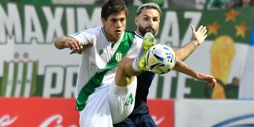 El tenso cara a cara de Pedro Troglio con los periodistas tras el empate de Banfield: “Me calienta que pidan mi cabeza”