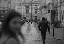 El abrazo de una desconocida me llevó a preguntarme que es realmente extrañar