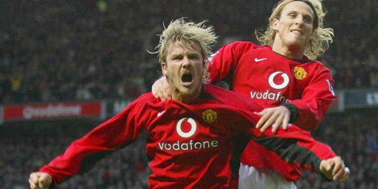 Forlán confesó cómo era convivir con Beckham en el Manchester United: “Era un fenómeno global”