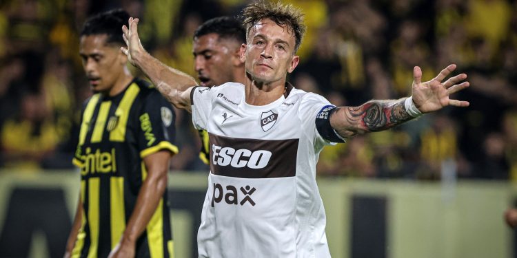 Histórico triunfo de Platense ante Peñarol: lo venció 2-1 en Uruguay y se ilusiona en la Copa Libertadores