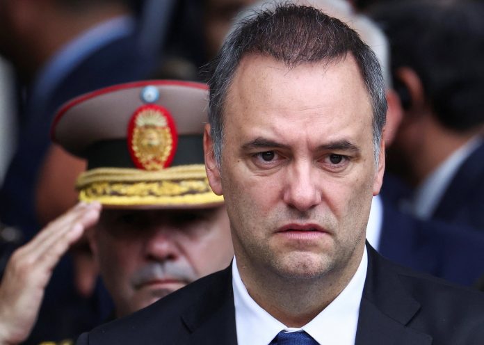 La organización Barrios de Pie hará una olla popular este jueves frente a la casa de Manuel Adorni