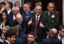 La visita de Adorni a Diputados incomoda al bloque libertario y expone dudas sobre la estrategia de la Casa Rosada