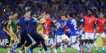 Los detalles de la gresca en el final de la caída de Boca ante Cruzeiro: el cruce entre Paredes y Pereira que encendió la mecha