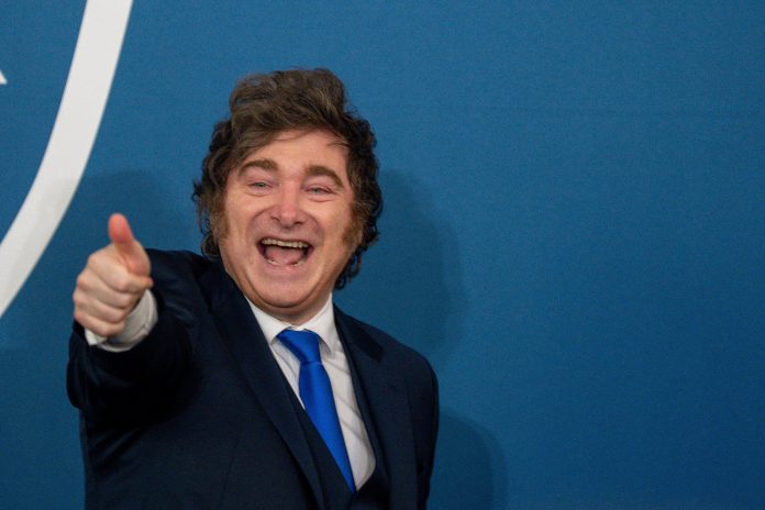 Los motivos que alega el Gobierno para explicar los cambios en la comunicación de Javier Milei