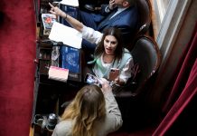 Quiénes fueron los dos diputados de peso que se ausentaron en la sesión informativa de Manuel Adorni