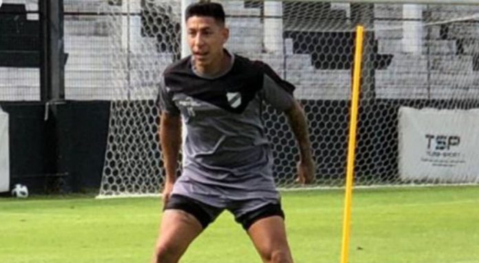 Revelaron la desagradable costumbre de Brian Sarmiento en los vestuarios de fútbol: “No podía ser real”