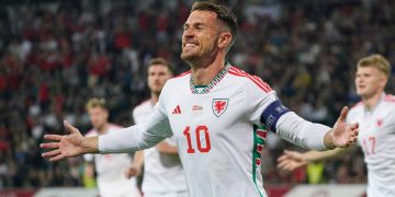 Se retiró Aaron Ramsey, el futbolista marcado por una “maldición” contra los famosos cada vez que marcaba un gol