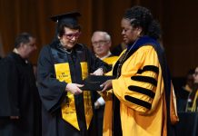 Billie Jean King se graduó a los 82 años: la leyenda del tenis obtuvo su título universitario seis décadas después de comenzar la carrera