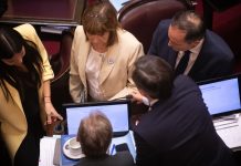 Bullrich se reúne con los dialoguistas en el Senado para definir el articulado final de la reforma laboral