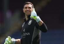 El Aston Villa del Dibu Martínez buscará un título histórico en la Europa League ante Friburgo: hora, TV y formaciones