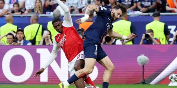 El claro penal sobre Kvaratskhelia que le permitió al PSG igualar la final de Champions League ante Arsenal