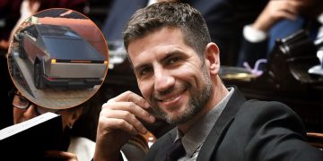 El diputado libertario del Tesla había comprado otra unidad igual por casi 300 mil dólares, pero nunca se la entregaron
