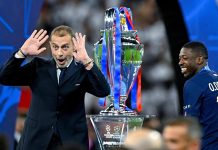 El error del presidente de la UEFA durante la premiación del PSG tras ganar la Champions League que recorre el mundo