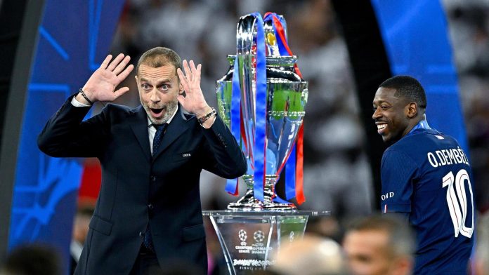 El error del presidente de la UEFA durante la premiación del PSG tras ganar la Champions League que recorre el mundo