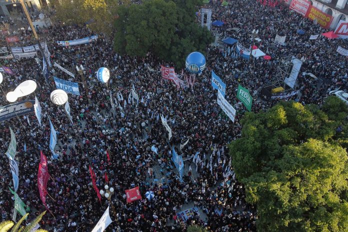 El Gobierno se expresó tras la marcha universitaria: “Podés juntar 5 millones de personas, pero al otro día la restricción presupuestaria sigue estando ahí”