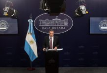 El trasfondo de la vuelta de Manuel Adorni a las conferencias y las denuncias cruzadas que se aproximan