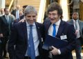 En medio de la turbulencia, el Gobierno se aferra a un repunte de la economía para encarar la carrera electoral