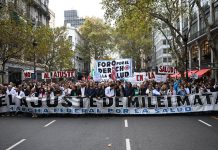 Fuerte reclamo de los trabajadores de la salud en Plaza de Mayo en contra del ajuste en el sector