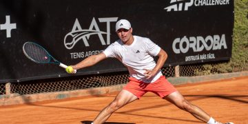 La promesa argentina que eligió la universidad en Estados Unidos, sorprendió en Córdoba y encontró una nueva chance en el tenis