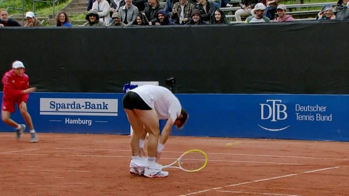 Perdió el punto y se bajó los pantalones: el nuevo escándalo del francés Moutet que da que hablar en el mundo del tenis