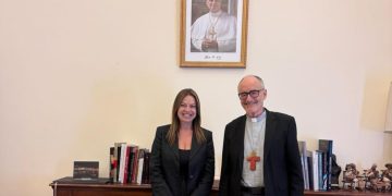 Pettovello expuso las políticas sociales del Gobierno ante el Vaticano y entregó el documento “Museo de la Corrupción”
