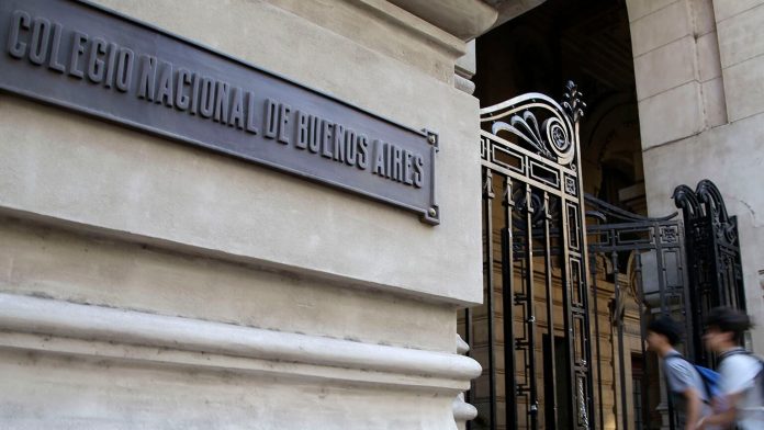 Toma en los colegios: el Nacional Buenos Aires volverá a clases, mientras que el Carlos Pellegrini sostiene la medida de fuerza