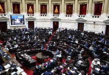 Tras el informe de Adorni, la oposición busca imponer una agenda social que incomoda al Gobierno