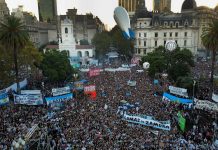Yacobitti afirmó que el Gobierno no giró el presupuesto para los hospitales universitarios y dijo que hay operaciones en riesgo