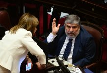 Adorni, el costo infinito de “ganar tiempo”, el peloteo con el Congreso y el fin a la espera de Milei