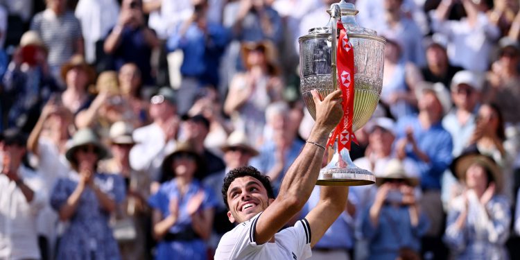 Cerúndolo hizo historia en el césped de Londres: se consagró campeón del ATP 500 de Queen’s tras vencer a Tommy Paul