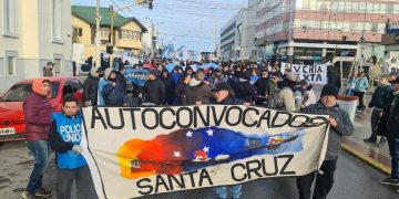 Conflicto salarial con la Policía en Santa Cruz: protestas, acampe y refuerzo de fuerzas federales de Nación