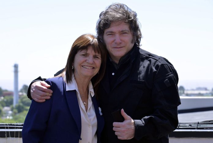 El fino equilibrio de Bullrich: diferenciarse de Milei sin poner en duda su pertenencia a La Libertad Avanza