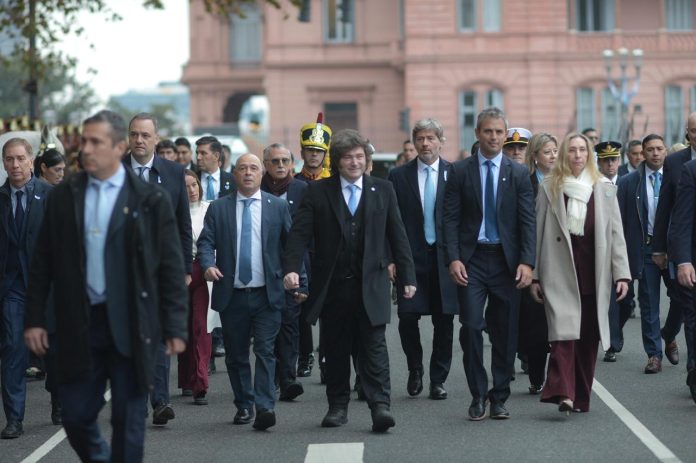 El Gobierno analiza una reunión de la mesa política para bajar la tensión tras la interna por la jueza Michelli