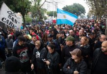 El Gobierno rechazó las críticas por el velatorio del Indio Solari: “Les ofrecimos Tecnópolis y nos respondieron que no”