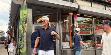 Es una de las máximas figuras del Mundial y sorprendió con su paseo como un turista más por las calles de New York